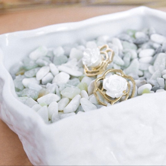 Rosebud Earrings - Picture 2 of 4